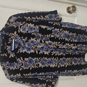 Silk icon blue habiscus men's shirt coconut.Shell buttons